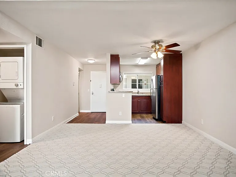 5540 Owensmouth Ave #306 — Photo 10