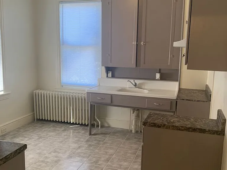 625 E Market St #2 — Photo 10