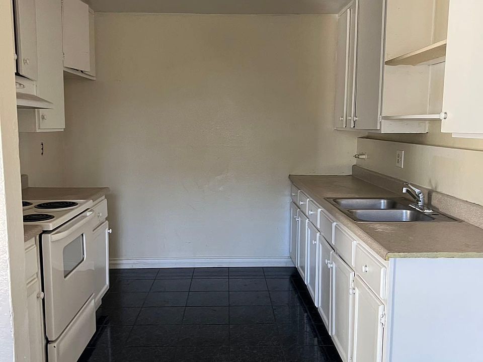 1st image of 2528 Yorkshire Way APT 2