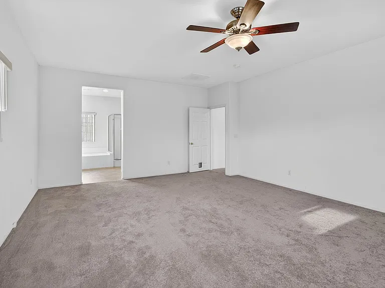 1704 Patrick Thomas Ct — Photo 23