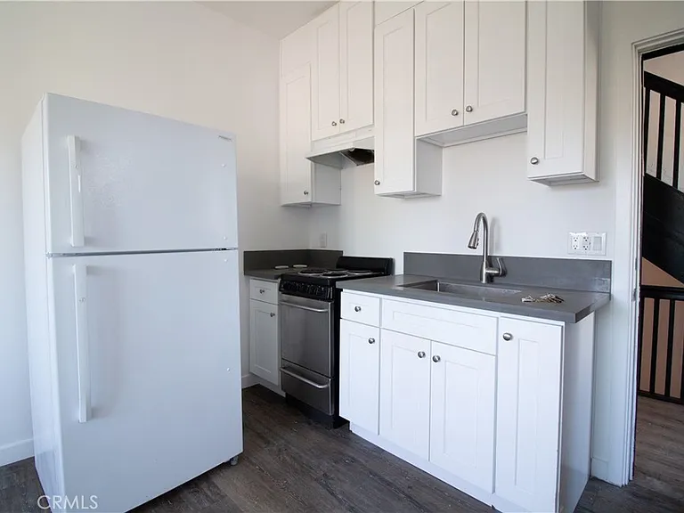 1112 Elden Ave #29 — Photo 2
