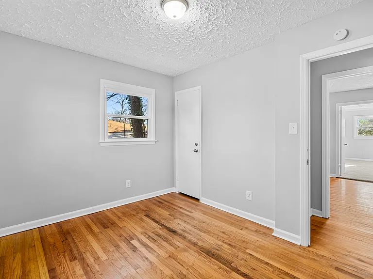 519 W Florida St — Photo 14