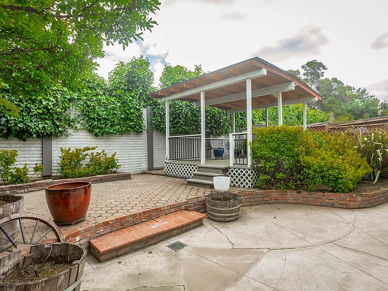 2256 Emerald Hills Cir — Photo 27