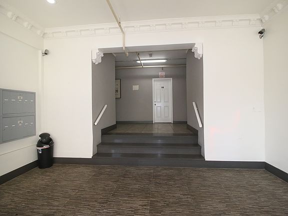 2nd image of 777 S Westmoreland Ave #207A