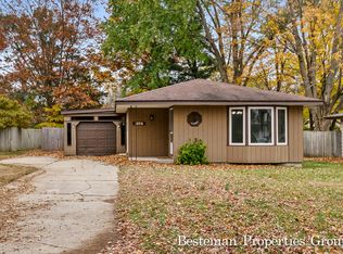 1654 Vans Blvd, Holland, MI