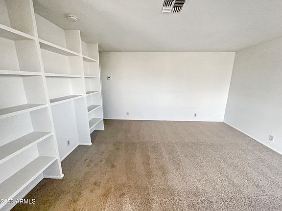 3rd image of 426 W PONTIAC Drive #8