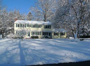 8 Brookmont Dr, Wilbraham, MA 01095