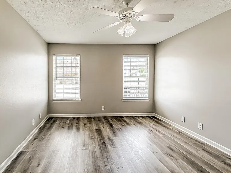 2116 Cason Trl — Photo 7