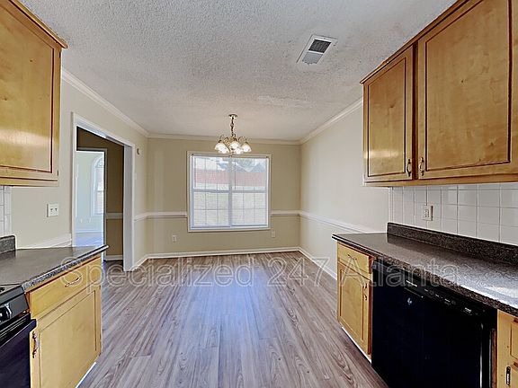 4th image of 10319 Commons Xing