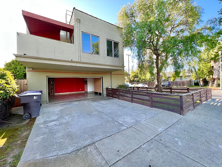 Spacious 3BR Bluff Heights Home | Gated Yard, Garage & Modern Upgrades — Photo 32