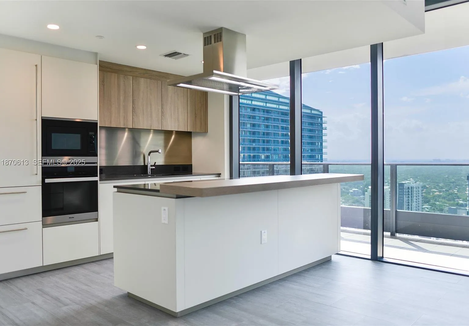 2 bed, 1356 sqft, $8,500 — Photo 2