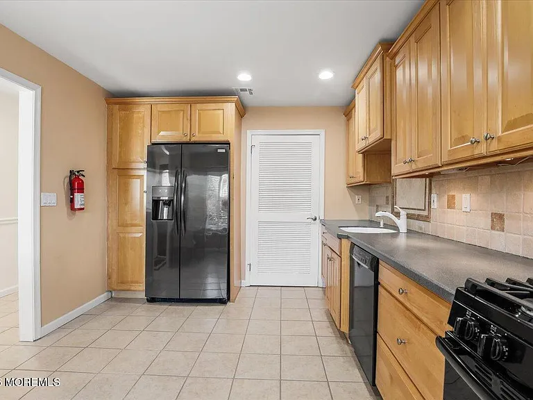 185 Pear Dr — Photo 11
