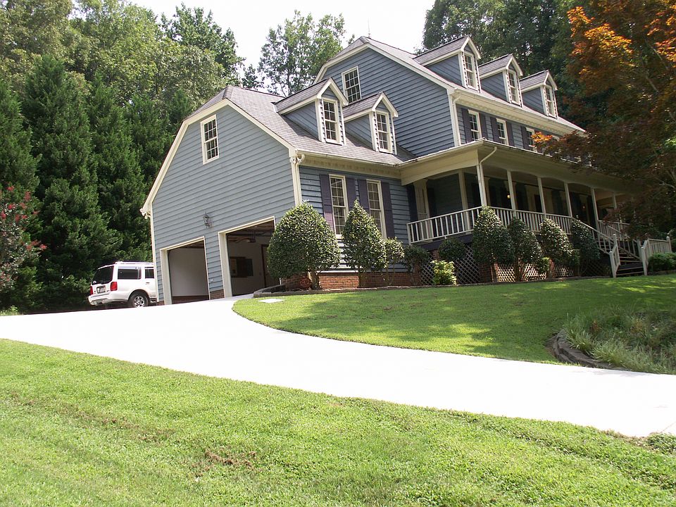 Beautiful Colonial Revival 