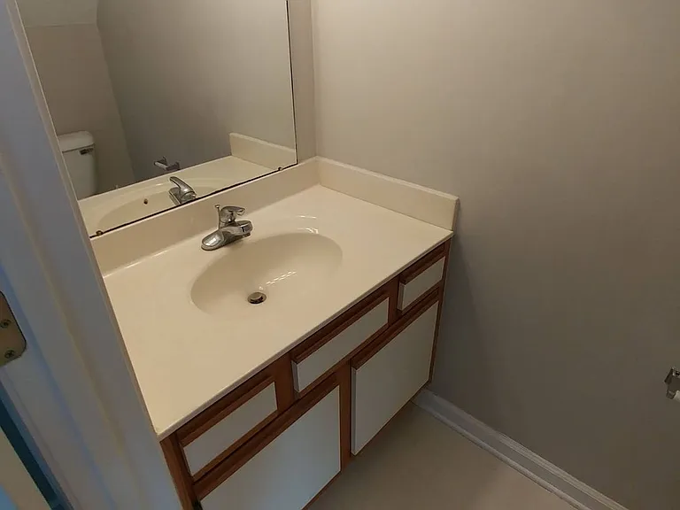 87 Century Ct — Photo 5