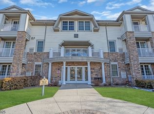 268 Victoria Dr, Bridgewater, NJ 08807