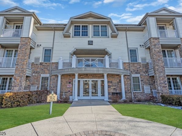 268 Victoria Dr