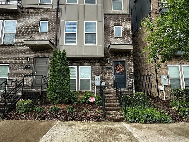 2724 Grand Union Way — Photo 1