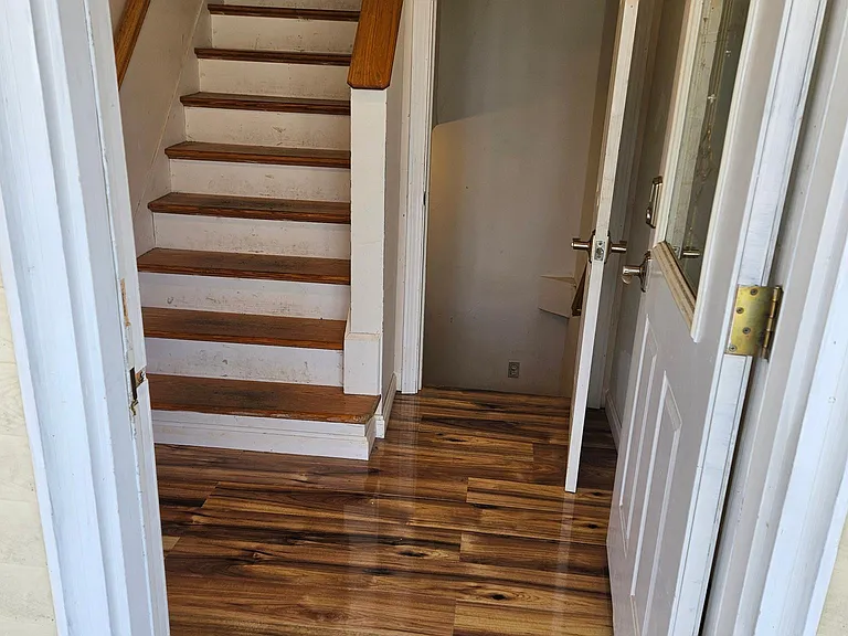 40 Pleasant St — Photo 29