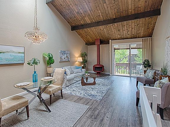 3rd image of 118 Shelter Lagoon Dr