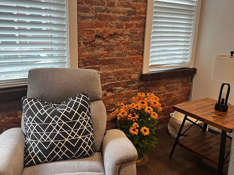121 Mercy St — Photo 8