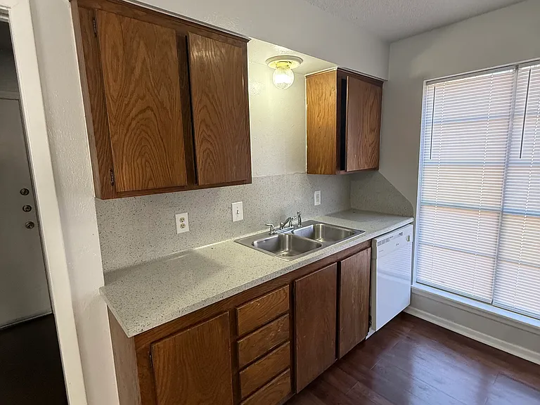 311 Blake Dr #B — Photo 6