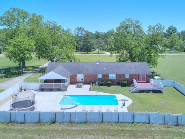 686 Middle Rd S, Leesburg, GA 31763