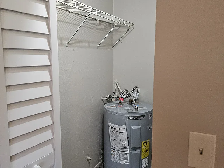 3137 Huron Ave #B — Photo 16
