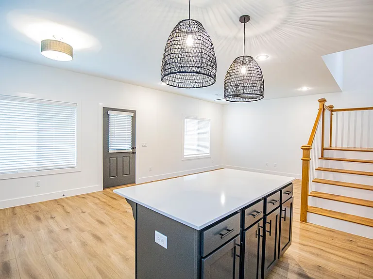 715 N Mount Olive St — Photo 10