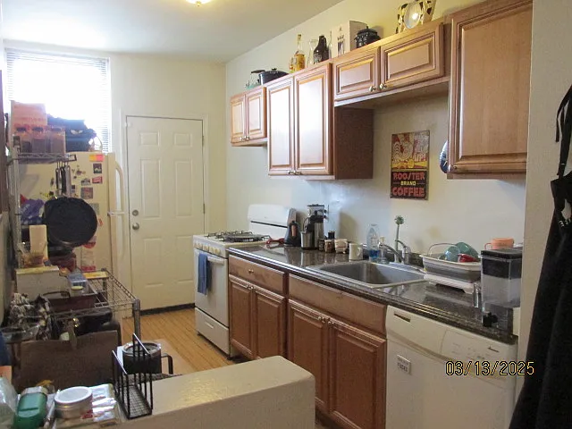 732 W Roscoe St #3N — Photo 3