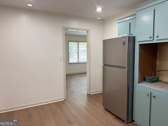 4th image of 87 Ravenwood Way