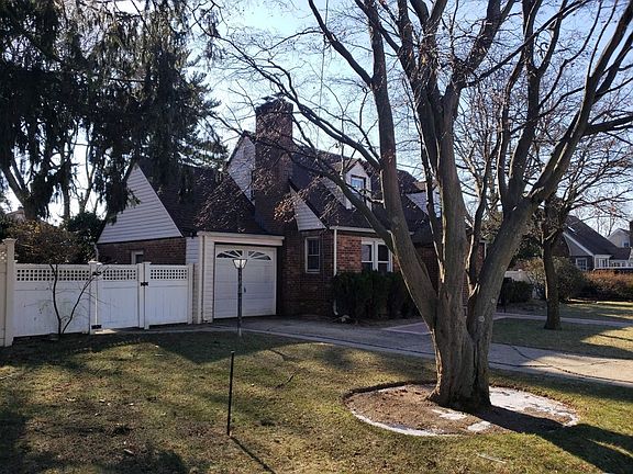 3rd image of 708 Goodrich St