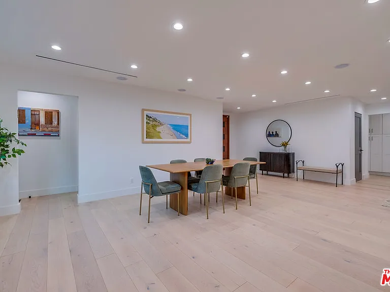 5715 Corteen Pl — Photo 6