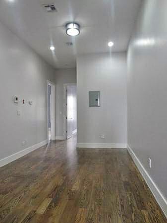 1st image of 321 E 6th St Fl 3