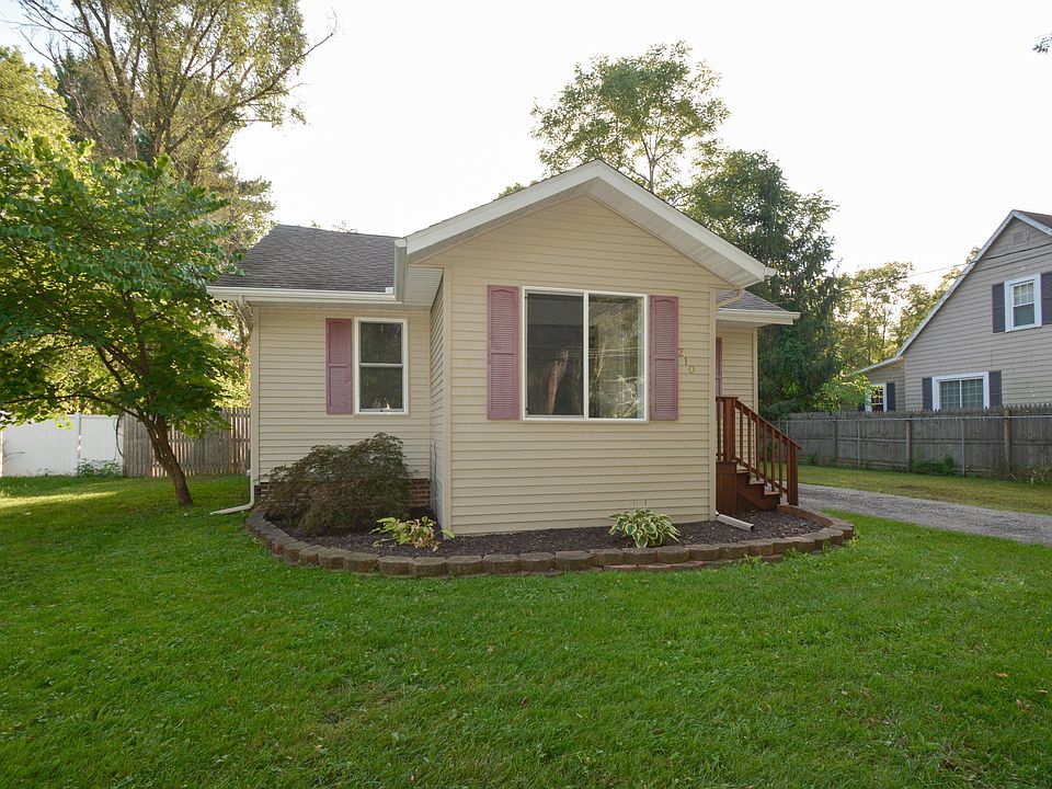 1st image of 210 Collier Ave