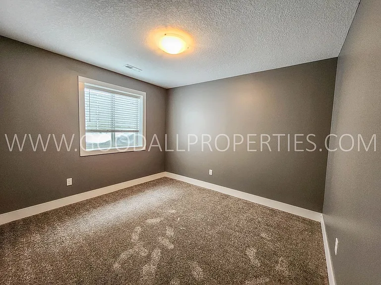 1306 Green Hills Dr — Photo 18