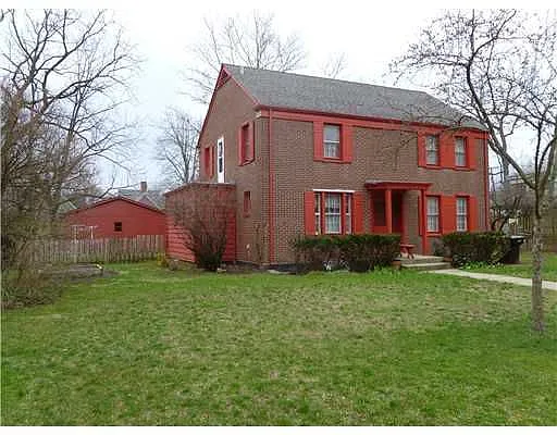 416 Manitou Pl photo 1