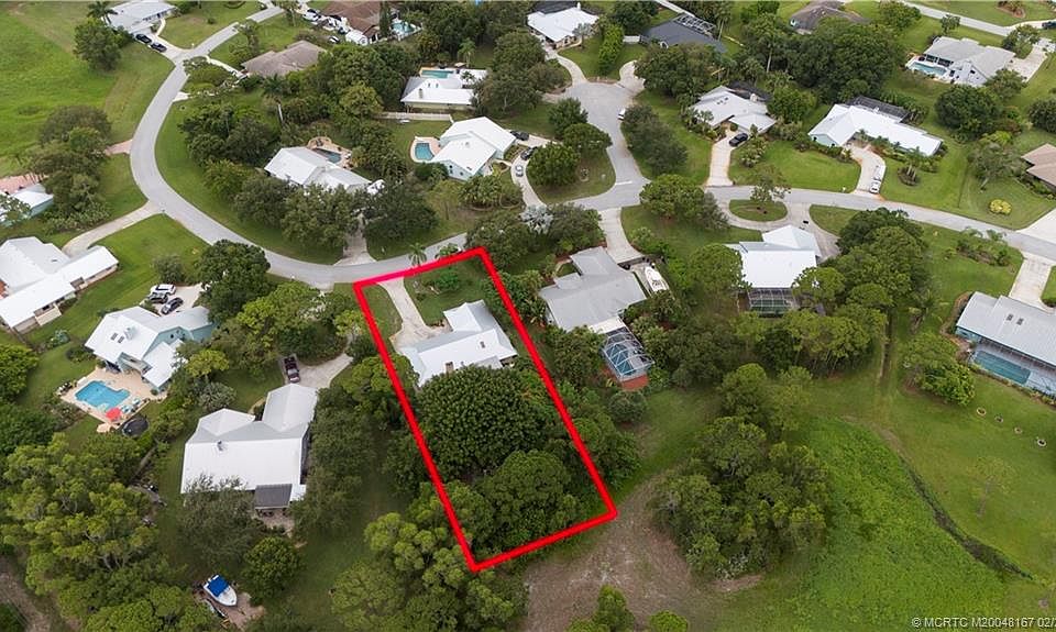 1st image of 597 SW Wood Creek Dr