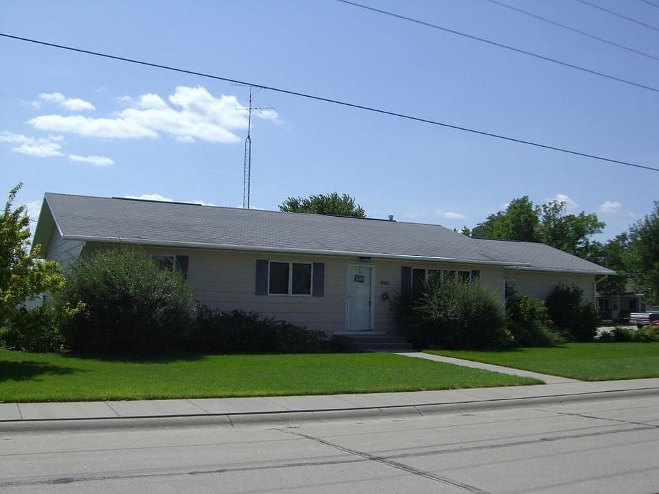 1st image of 601 E 19th Cozad