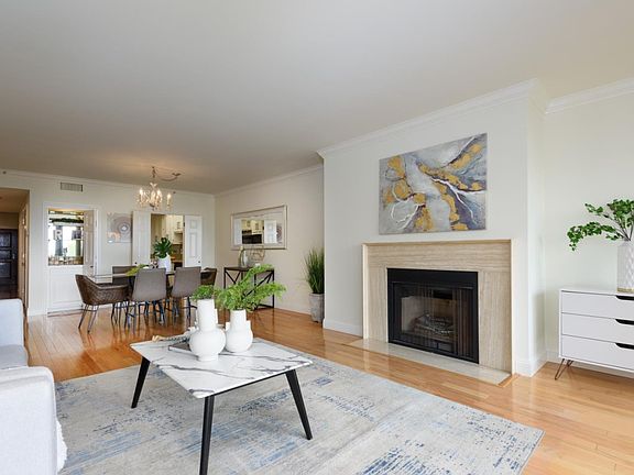 4th image of 555 Laurel Ave APT 402
