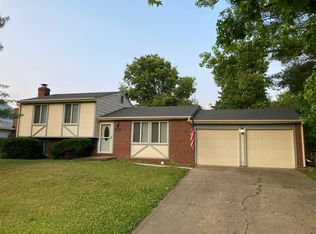 585 Meadowview Ln, Greenwood, IN 46142