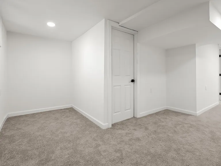 1302 Woodbourne Ave — Photo 34