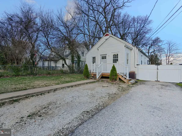 8215 Oakleigh Rd, Parkville, MD 21234