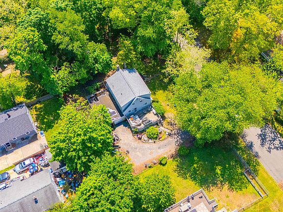 4th image of 2710 Filmore Street