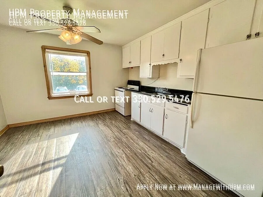 13705 Lakewood Heights Blvd — Photo 2