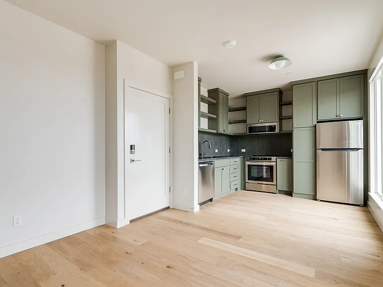 Kitchen/dining/living