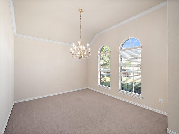 5th image of 4136 Greenfield Dr