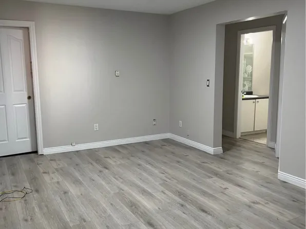 5828 139th St #1, Surrey, BC V3X 3S2