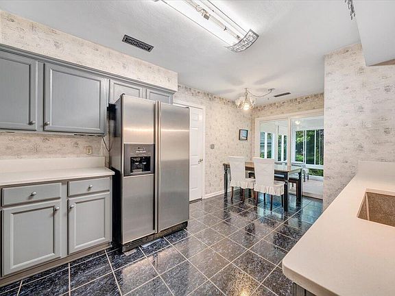 5th image of 6106 Monet Dr