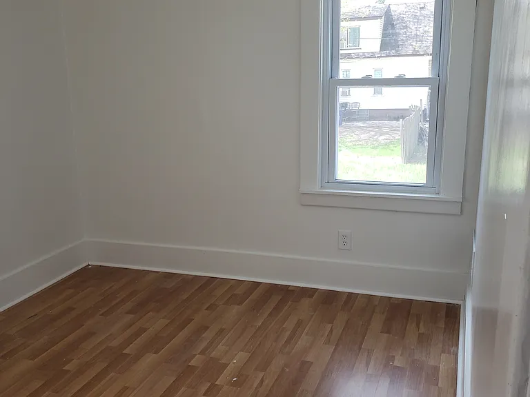 9 Elizabeth St #2 — Photo 16