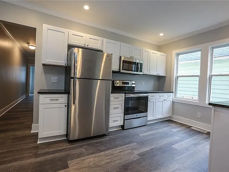 425 Gregory St #1 — Photo 4